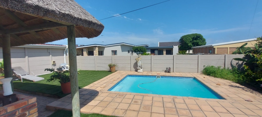 5 Bedroom Property for Sale in Gouritsmond Western Cape